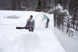 Handgeführte Schneefräse